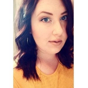 Meet your Posher, Alexandra